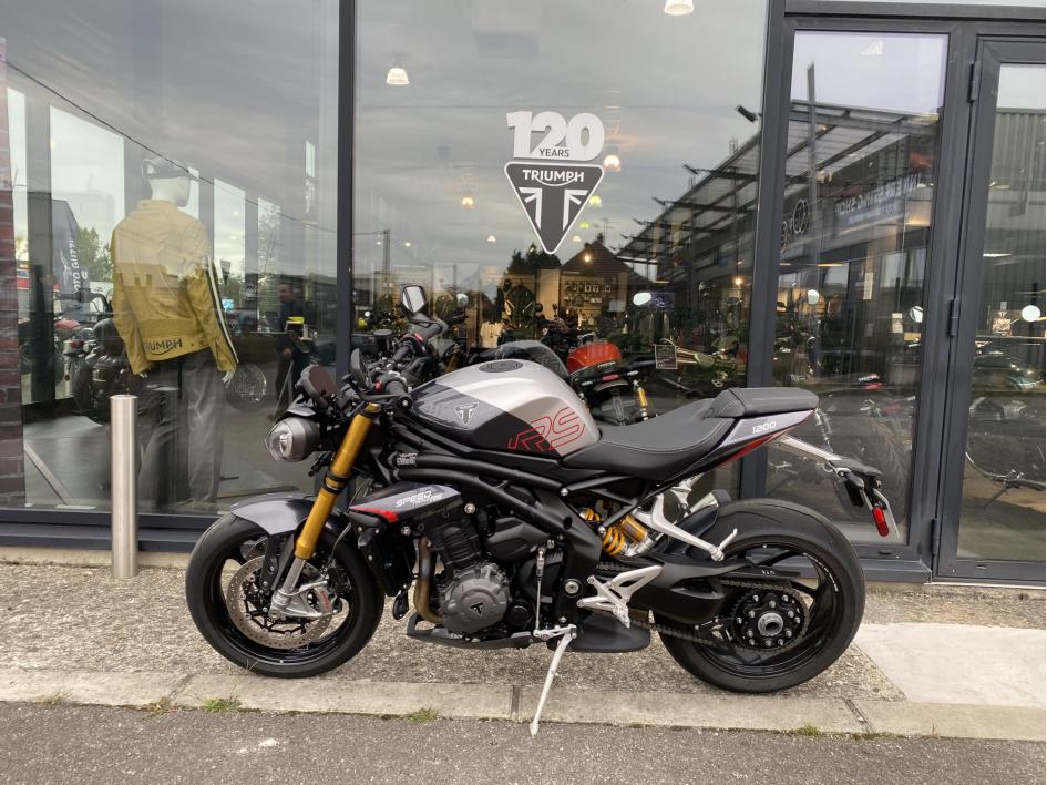 TRIUMPH SPEED TRIPLE 1200 RS