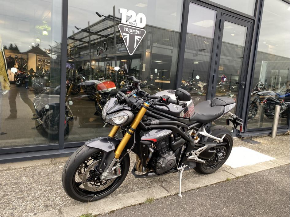 TRIUMPH SPEED TRIPLE 1200 RS