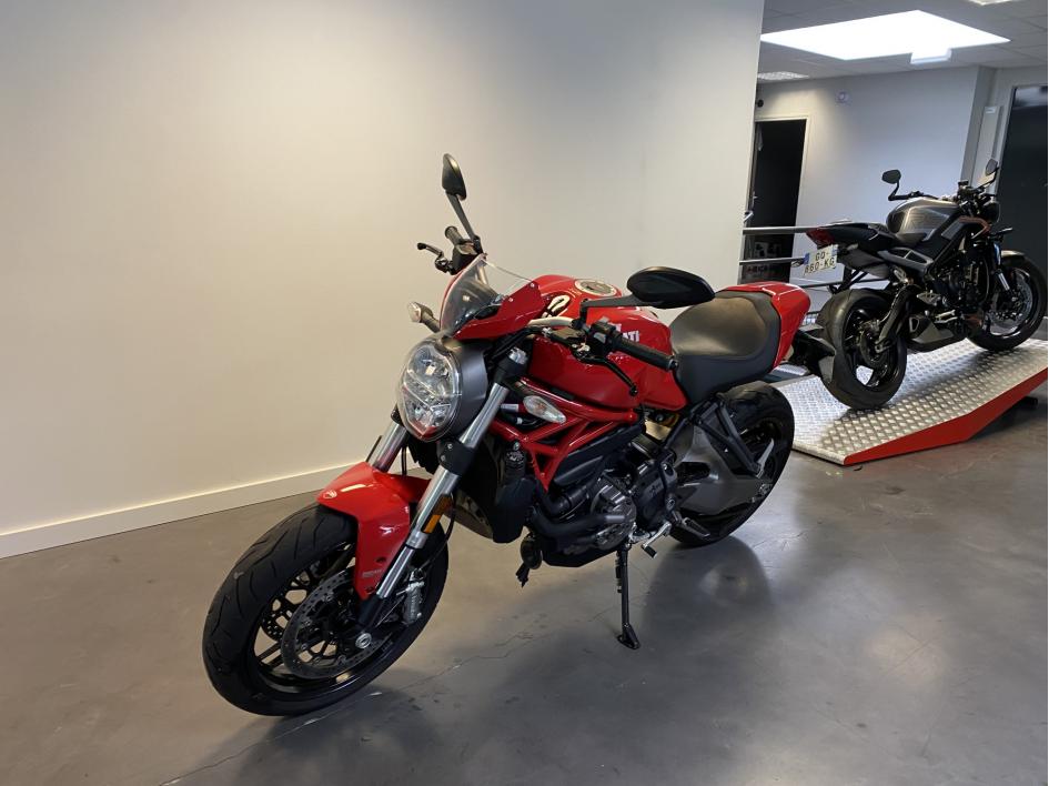 DUCATI MONSTER 821