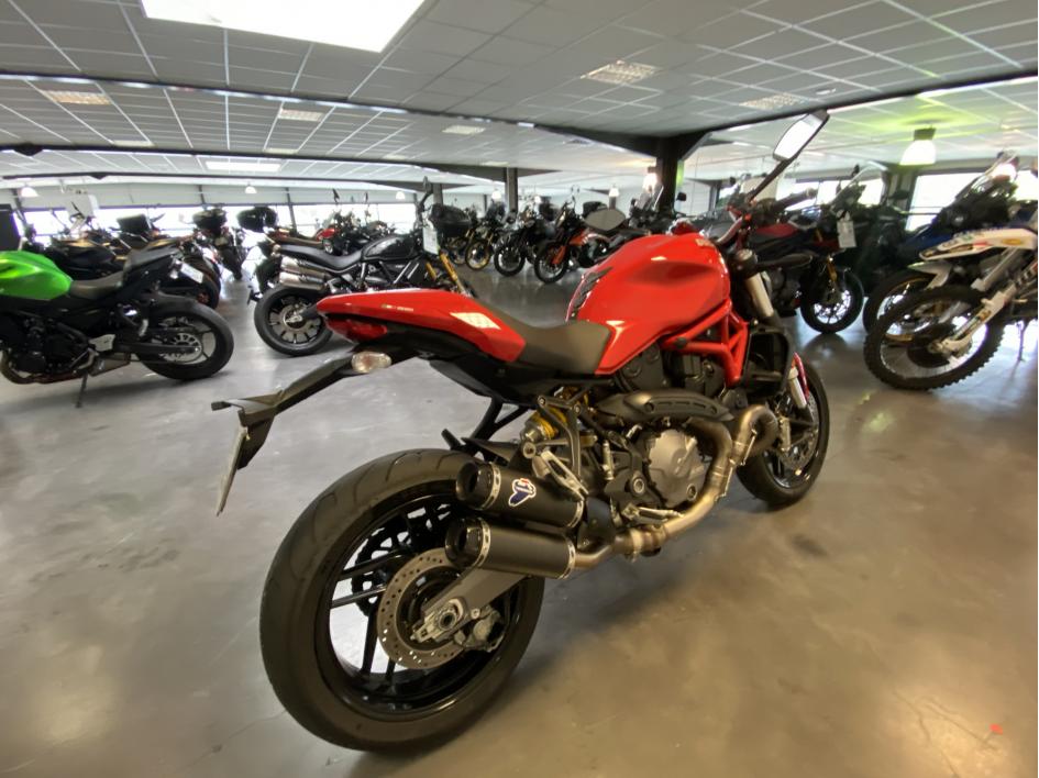 DUCATI MONSTER 821
