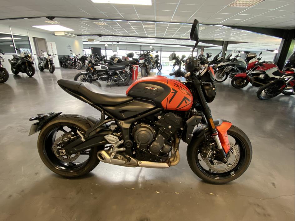 TRIUMPH TRIDENT 660