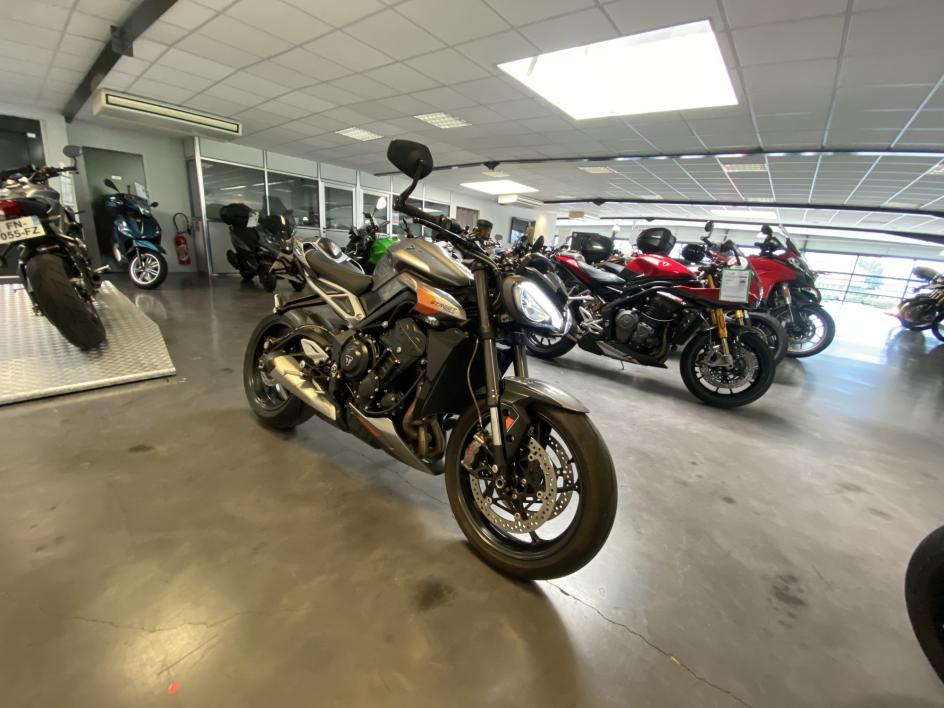 TRIUMPH STREET TRIPLE 765 RS