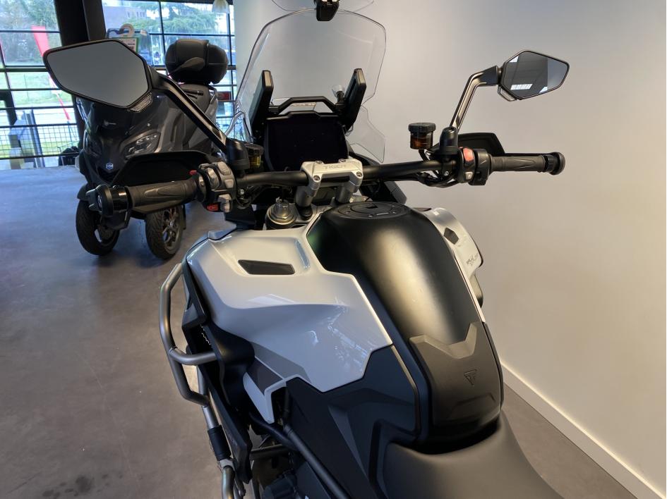 TRIUMPH TIGER 1200 EXPLORER