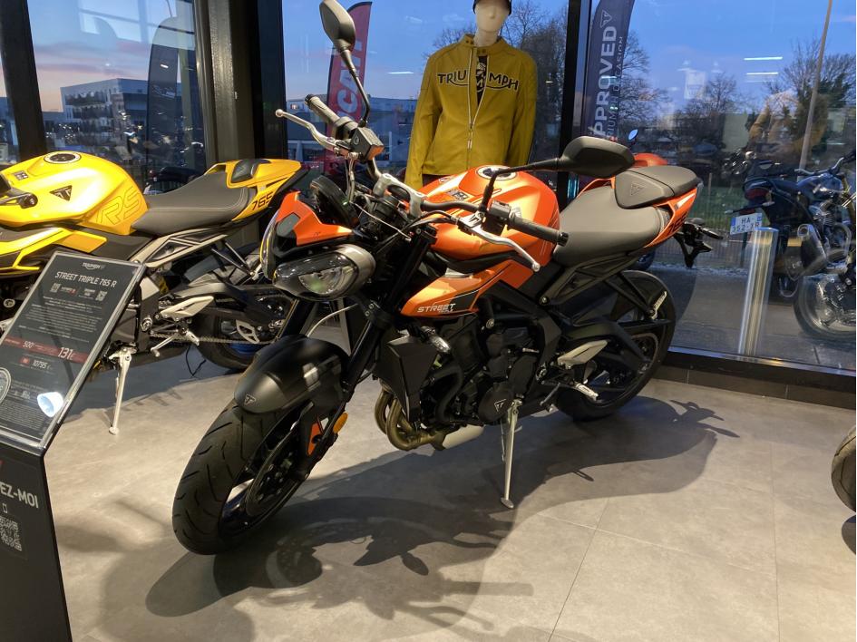 TRIUMPH STREET TRIPLE 765 R