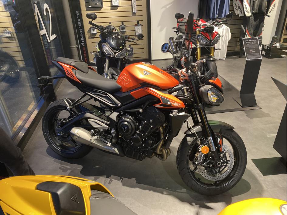 TRIUMPH STREET TRIPLE 765 R