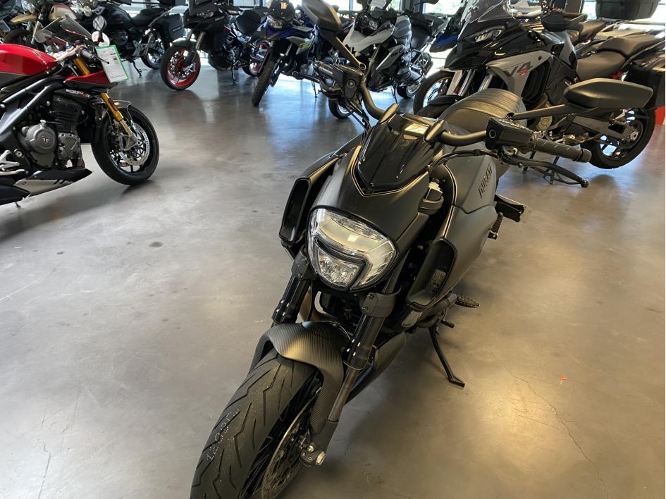 DUCATI DIAVEL DARK