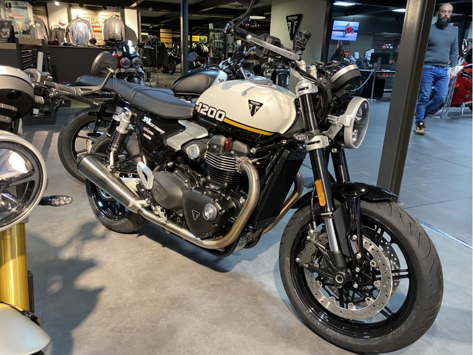 TRIUMPH SPEED TWIN 1200
