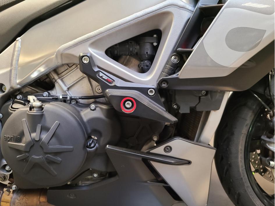APRILIA TUONO 1100 V4