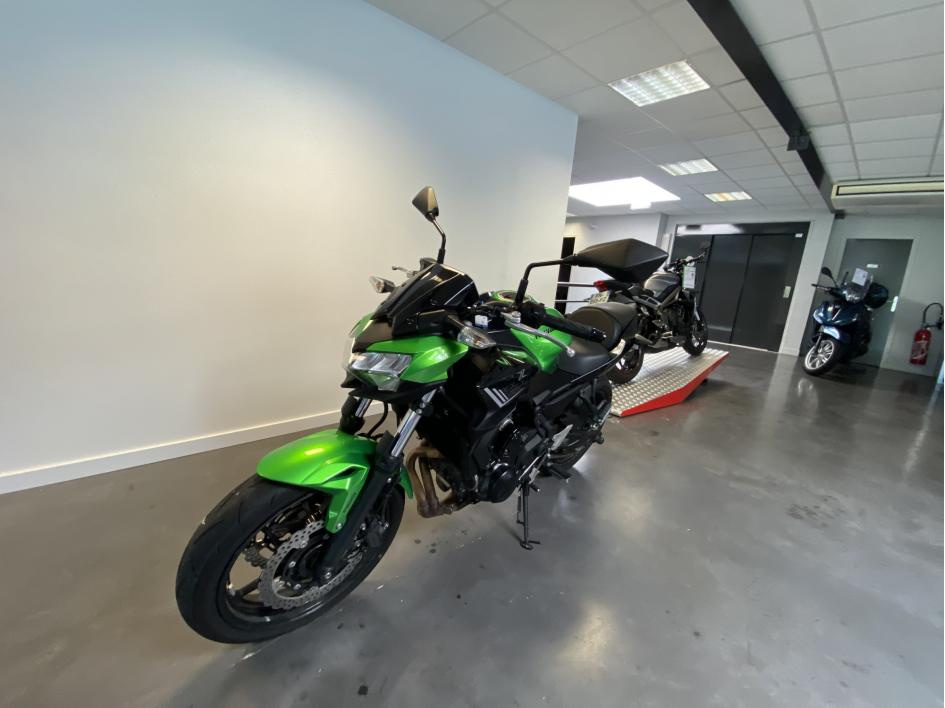 KAWASAKI Z650 