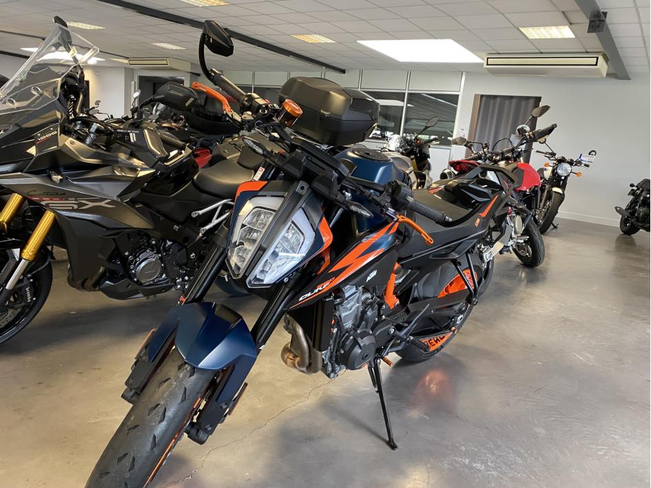 KTM 890 DUKE R