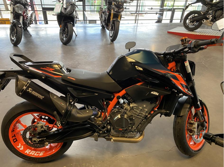 KTM 890 DUKE R