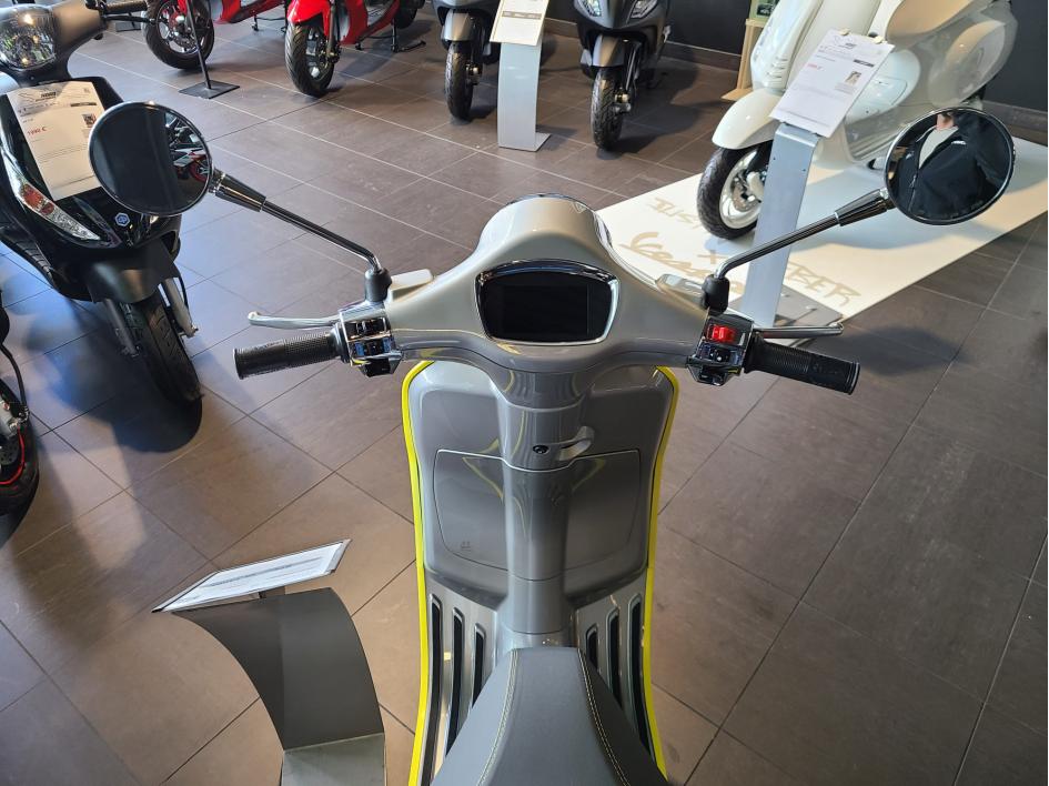VESPA PRIMAVERA 50 Elettrica