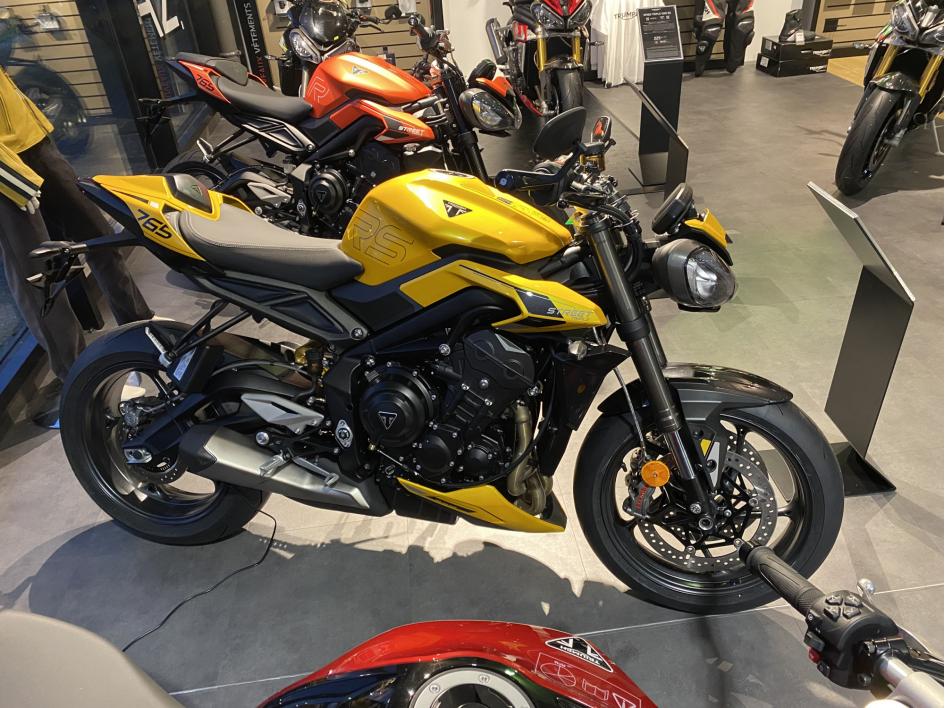 TRIUMPH STREET TRIPLE 765 RS