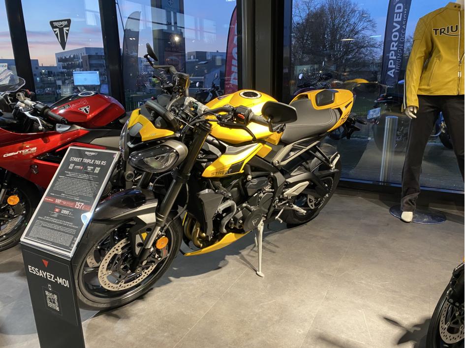 TRIUMPH STREET TRIPLE 765 RS