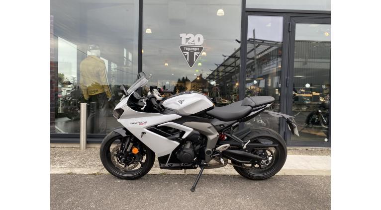 TRIUMPH 	DAYTONA 660