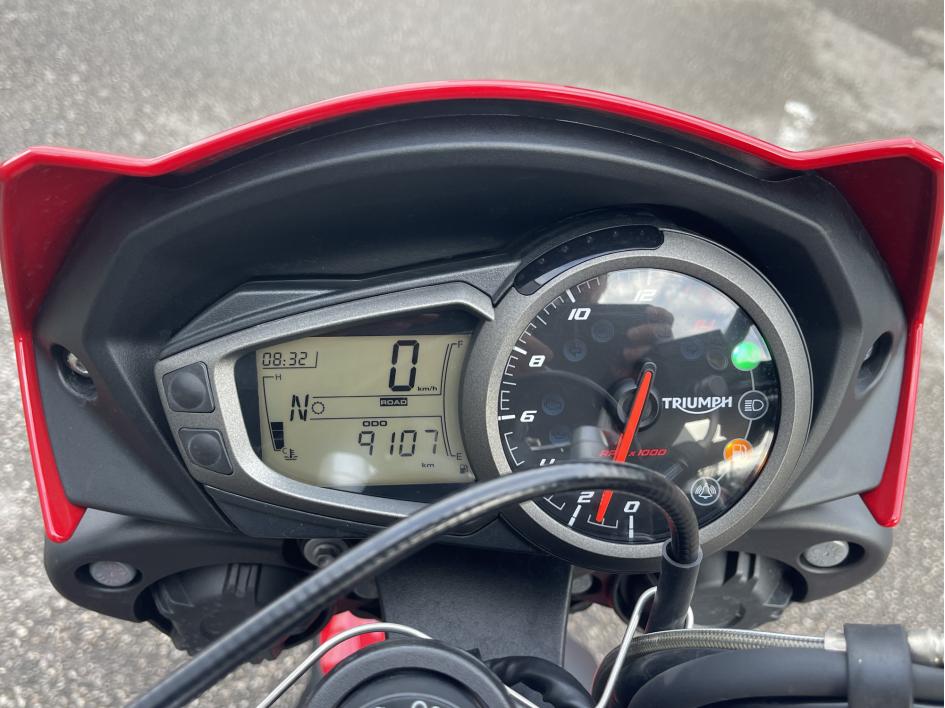 TRIUMPH STREET TRIPLE 660 S