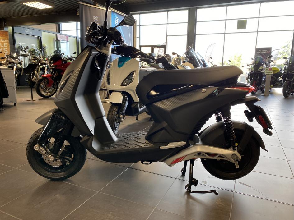PIAGGIO 1 ACTIVE