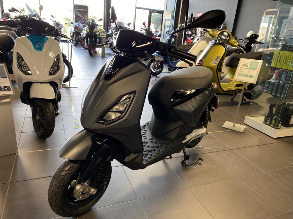 PIAGGIO 1 ACTIVE