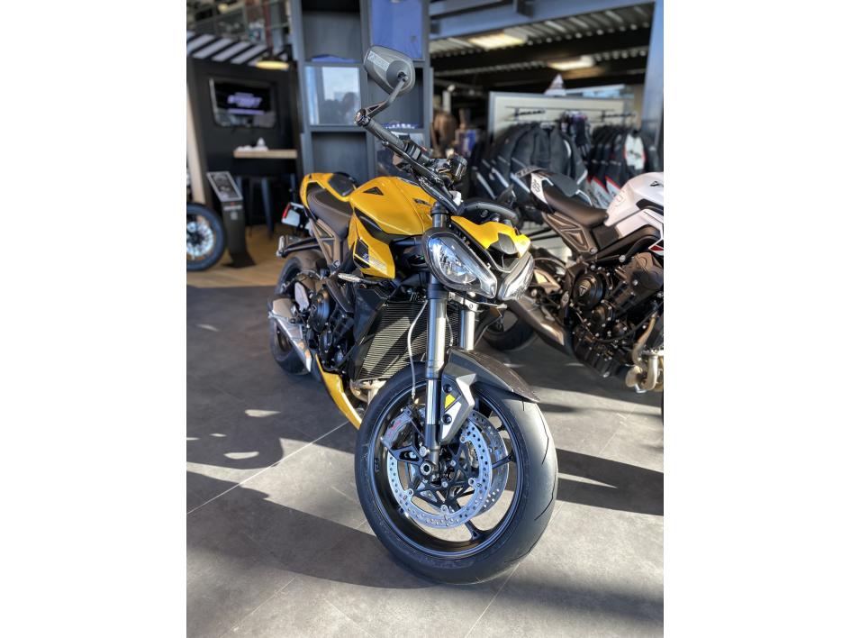 TRIUMPH STREET TRIPLE 765 RS