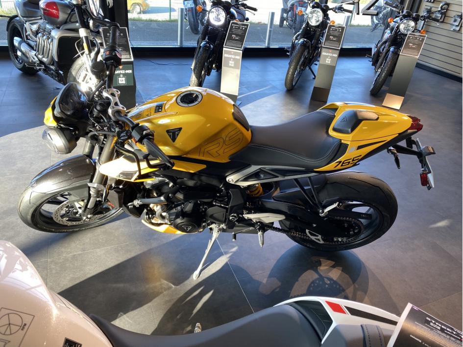 TRIUMPH STREET TRIPLE 765 RS