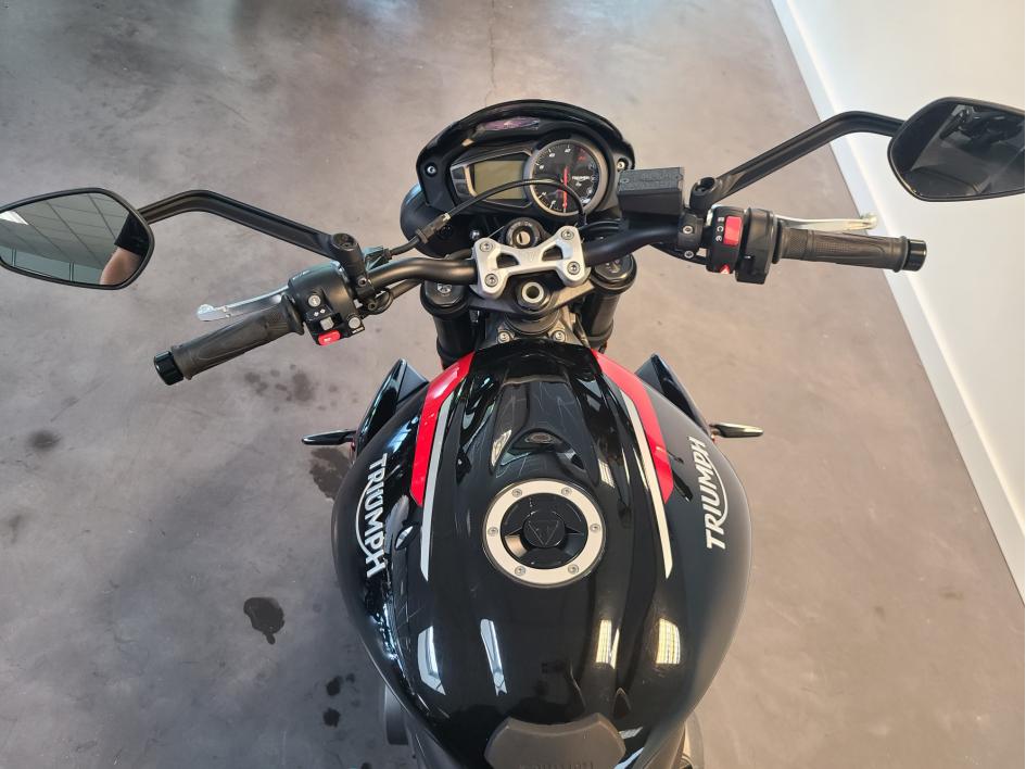 TRIUMPH STREET TRIPLE 765 R