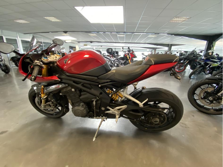 TRIUMPH SPEED TRIPLE 1200 RR
