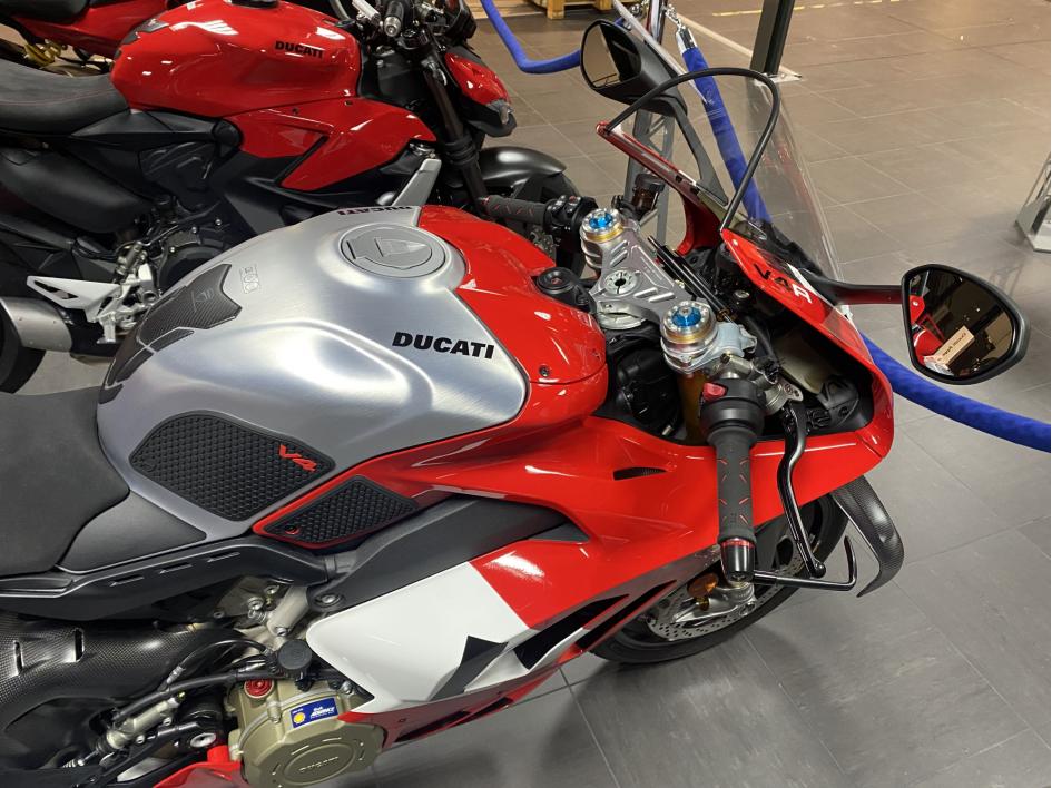 DUCATI PANIGALE V4 R
