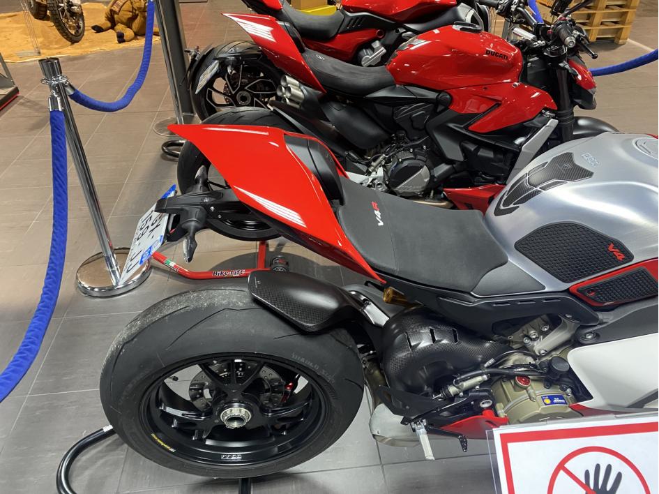 DUCATI PANIGALE V4 R