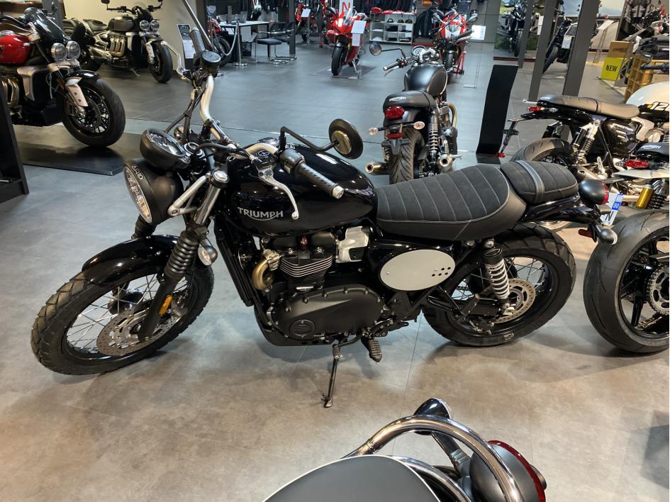 TRIUMPH STREET SCRAMBLER  900