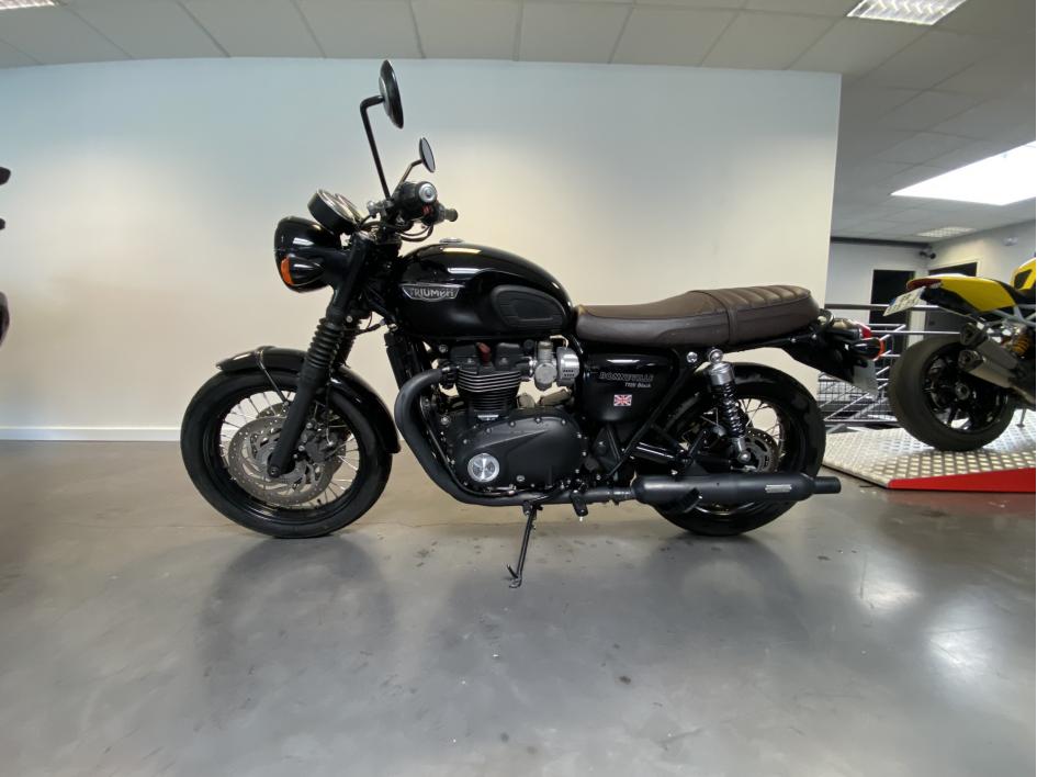 TRIUMPH Bonneville T120 Black