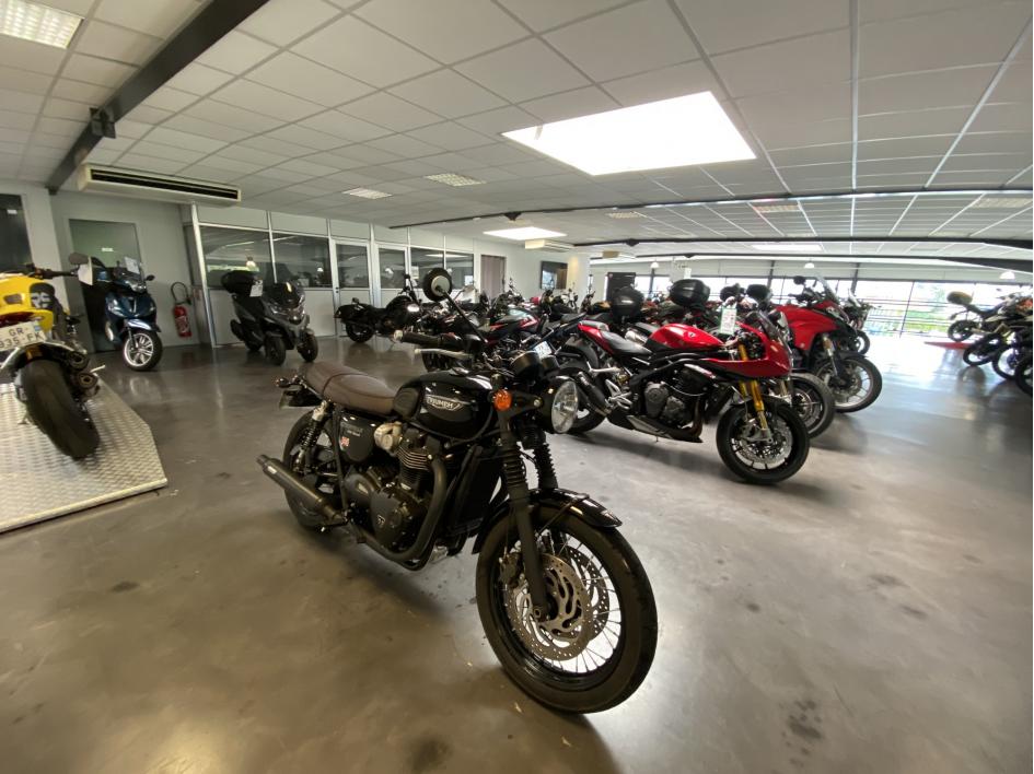 TRIUMPH Bonneville T120 Black