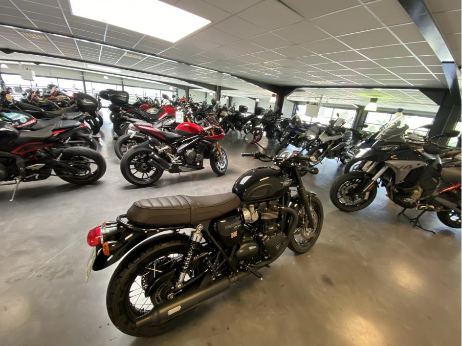 TRIUMPH Bonneville T120 Black